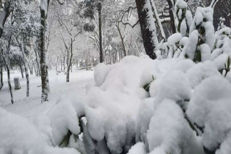 Yıldız Parkı'ndan masalsı kar manzaraları havadan görüntülendi
