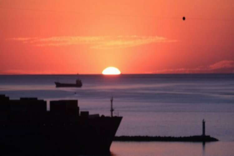İskenderun Körfezi'nde kartpostallık gün batımı manzarası