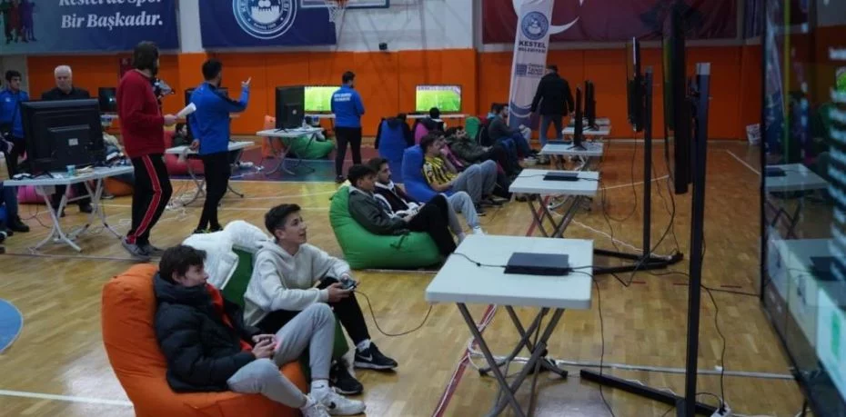 Kestel Belediyesi’nin e-spor turnuvası nefes kesti