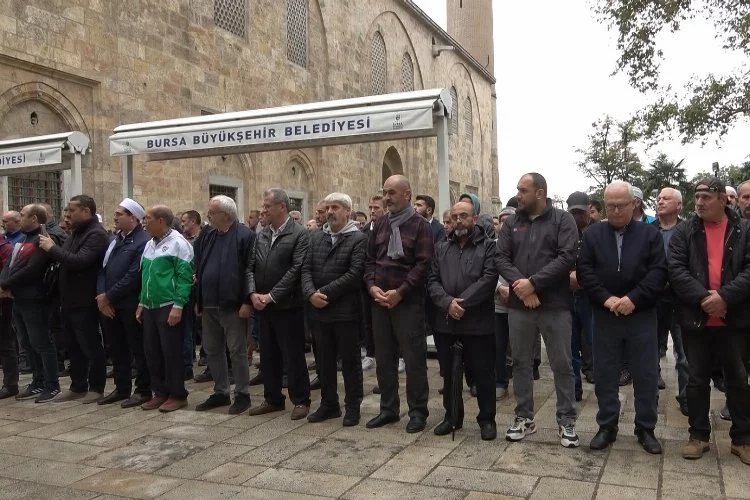 Türkiye’deki tüm camilerde ''gıyabi cenaze namazı'' kılındı