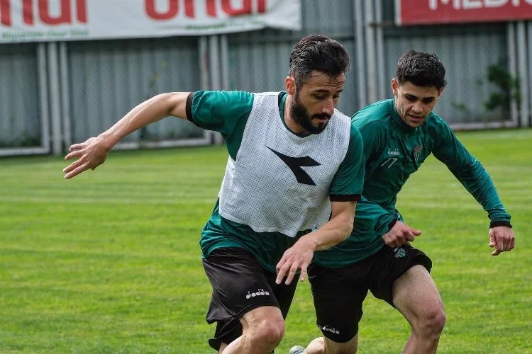  Bursaspor'un  Özlüce'de antremanları sürüyor