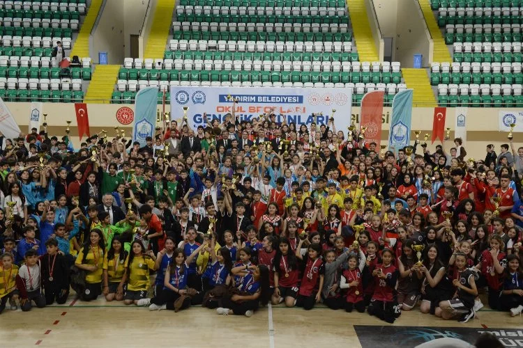 Bursa Yıldırım’da Gençlik Oyunları’nda görkemli final