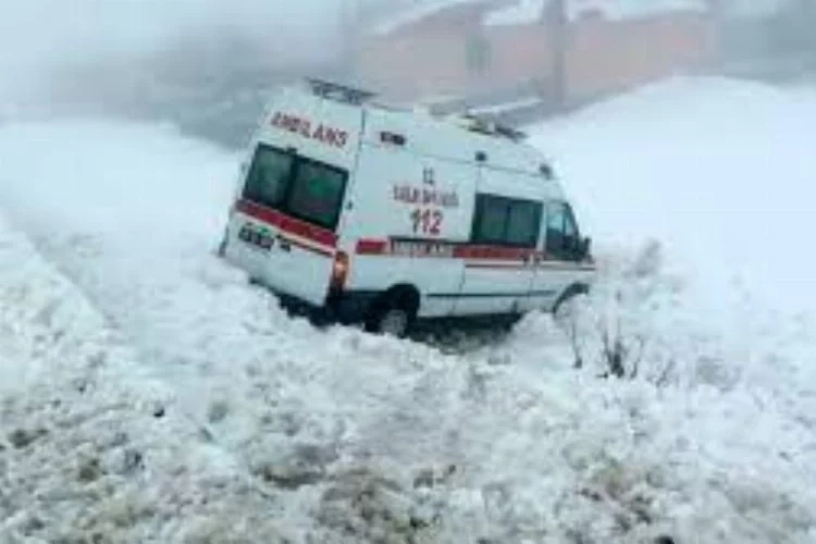 Bingöl'de Ambulans Kaza Yaptı: 5 Yaralı