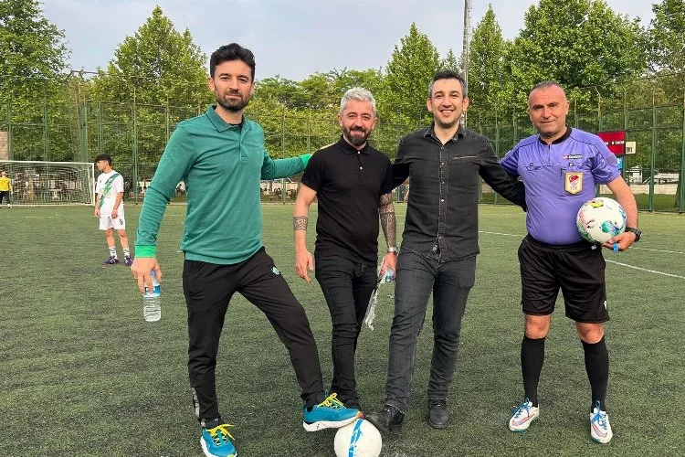 Bursa’da  BÜGED futbol turnuva dünyaca ünlü yıldızın imzalı topuyla başladı