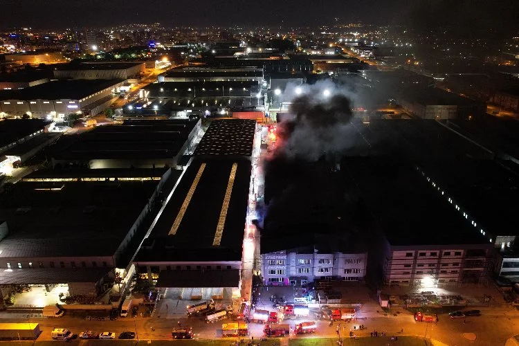 Bursa’da kauçuk fabrikasında büyük yangın