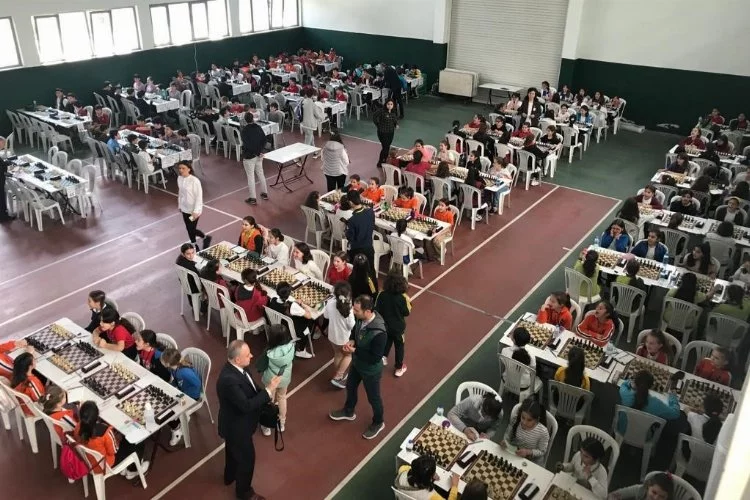Bursa'da minik satranç turnuvası
