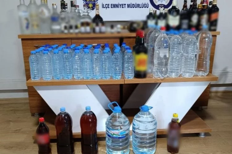 Bursa'da Sahte İçki Operasyonu: 105 Litre Sahte Alkol Ele Geçirildi!