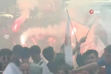 Bursalılar 15 Temmuz Demokrasi Meydanı'na akın etti