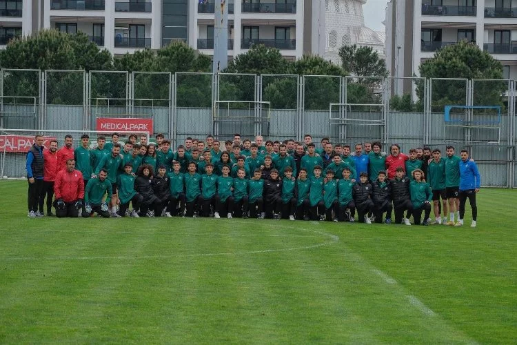 U14 ve U15’ten Bursaspor'a ziyaret