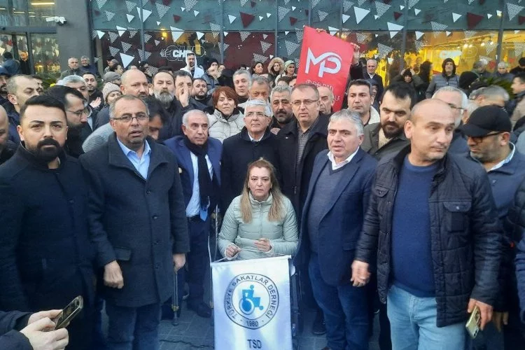CHP'lilerden İl Başkanlığına Hançerli Protesto