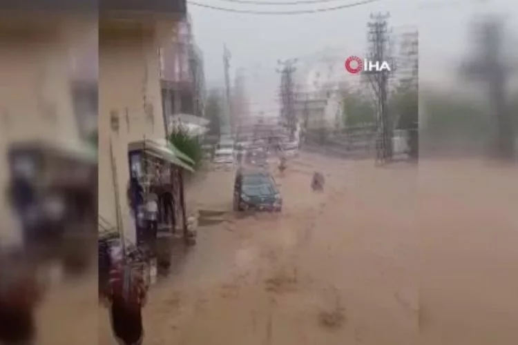 Cizre'de Suya Kapılan Kadın Ve Çocuğu Vatandaşlar Kurtardı... Korku Dolu Anlar Kamerada