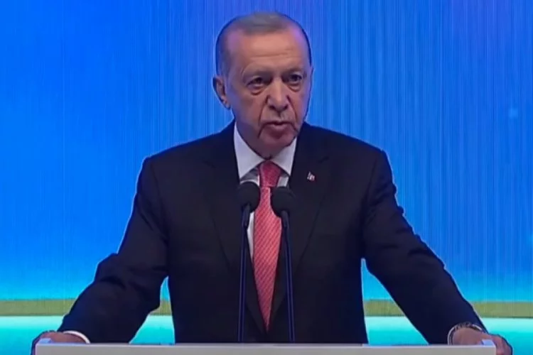 Cumhurbaşkanı Erdoğan açıklamalarda bulunuyor