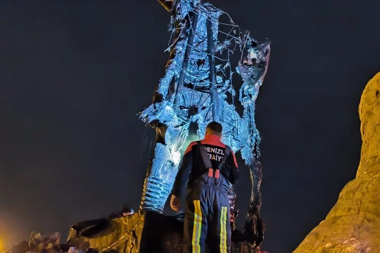 Denizli’de Milli Mücadele Kahramanının Heykeli Kundaklandı