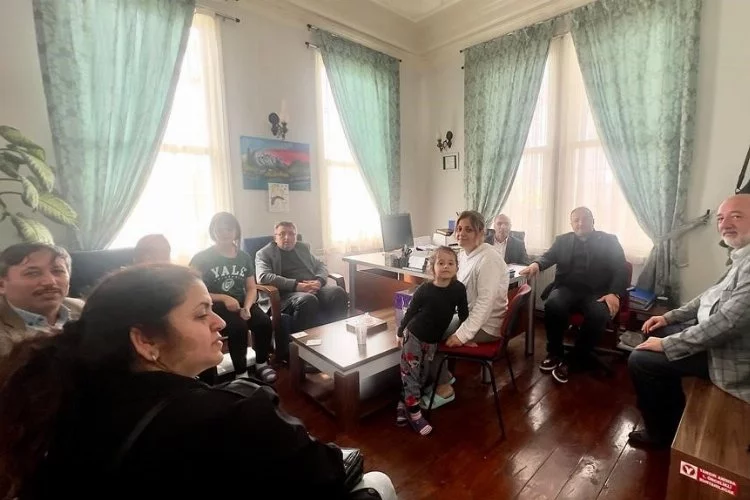 Bursa'da depremzede aileye AK Parti'den destek ziyareti