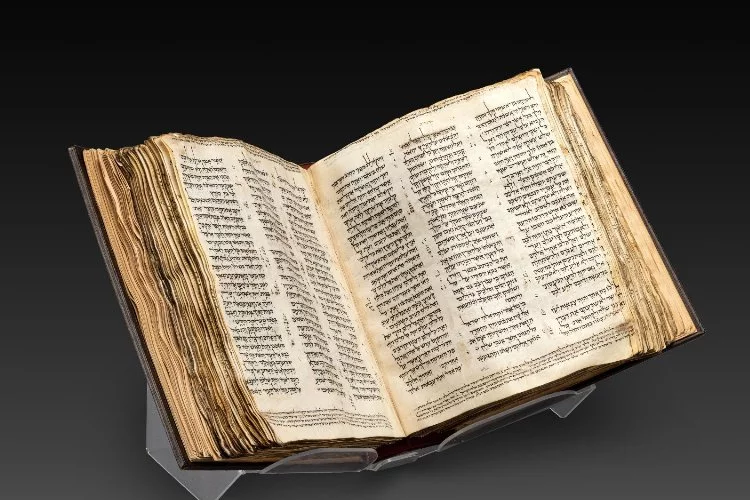 Dünyanın en eski ve en eksiksiz İbranice İncil'i 38,1 milyon dolara satıldı