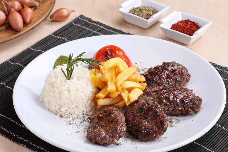 Dünyanın en zengin köfte çeşidi Türk mutfağında