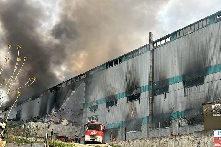 Fabrika Yangını Kontrol Altına Alındı