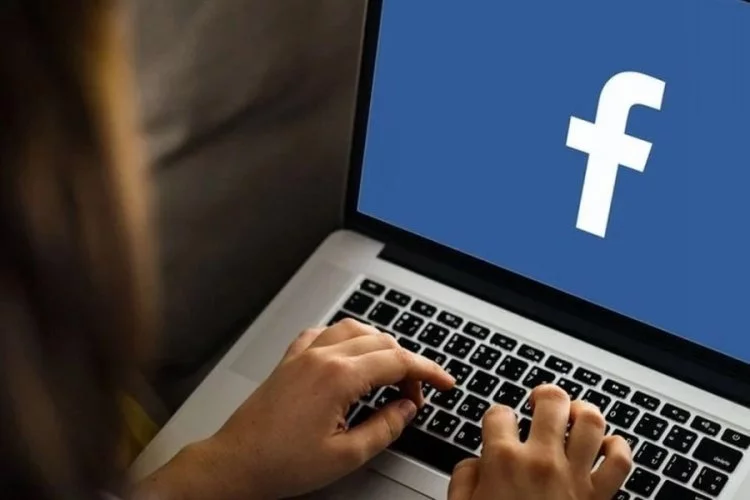 Facebook'ta hata: Otomatik arkadaşlık isteği gönderiyor
