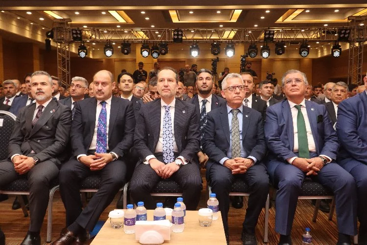 Fatih Erbakan: “Ahlaklı belediyecilikte belediye başkanlığı makamı ticaret değil, ibadet makamıdır”