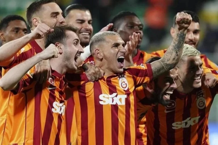 Galatasaray Süper Lig'i Ele Geçiriyor: Rekorlar Ardı Ardına Geliyor!