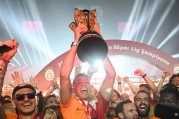 Galatasaray Tarih Yazdı: Süper Kupa İle Dünya Futbolunda Zirveye Yükseldi!