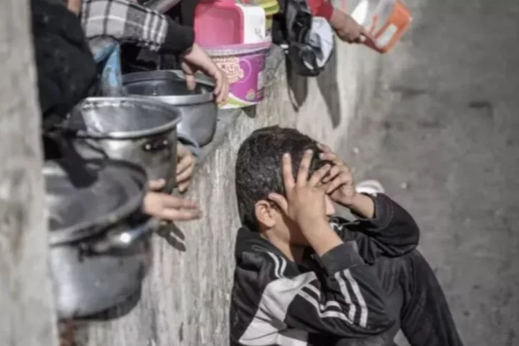 "Gazze'de İnsani Kriz Derinleşiyor: Çocuklar Açlıktan Ölüyor"
