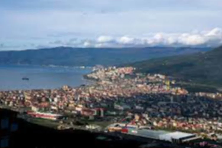 "Gemlik Sahilinde Büyük Dönüşüm: Bursa Büyükşehir Belediyesi'nden Kıyı Bandı Yenileme Çalışmalarına Start"