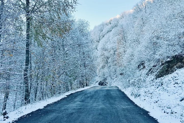 İnegöl'de kar manzaraları kartpostallık görüntüler oluşturdu
