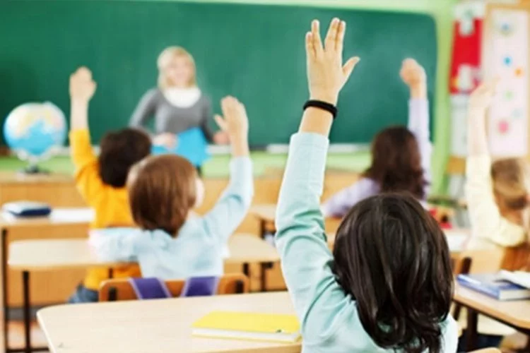 MEB’den yarın okulların tatil olduğu iddialarına yalanlama