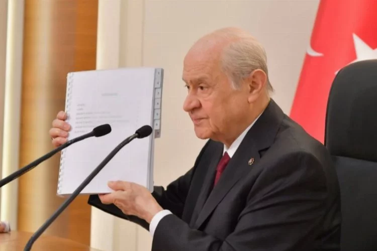 MHP'nin 100 Maddelik Yeni Anayasa Önerisi: Halk Oylaması Şartı