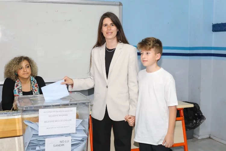 Mustafa Denizli'nin Kızı Belediye Başkanı Seçildi