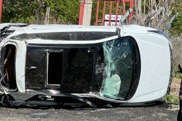 Otomobil Takla Attı: 2 Yaralı