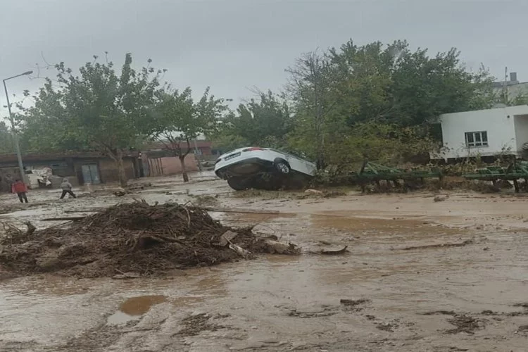 Sel ve aşırı yağışlarda 9 kişi hayatını kaybetti