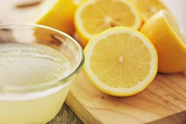 Taze limon suyunun içerdiği fayda
