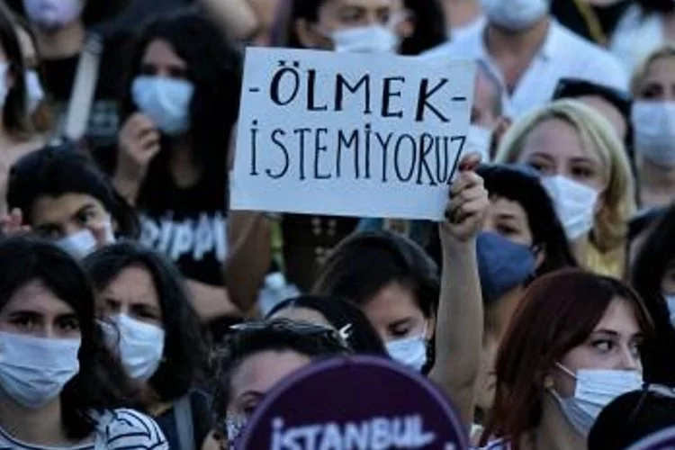 Türkiye'de 12 Saat İçinde 7 Kadın Cinayeti