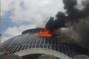 Van'da inşaat halindeki camide yangın